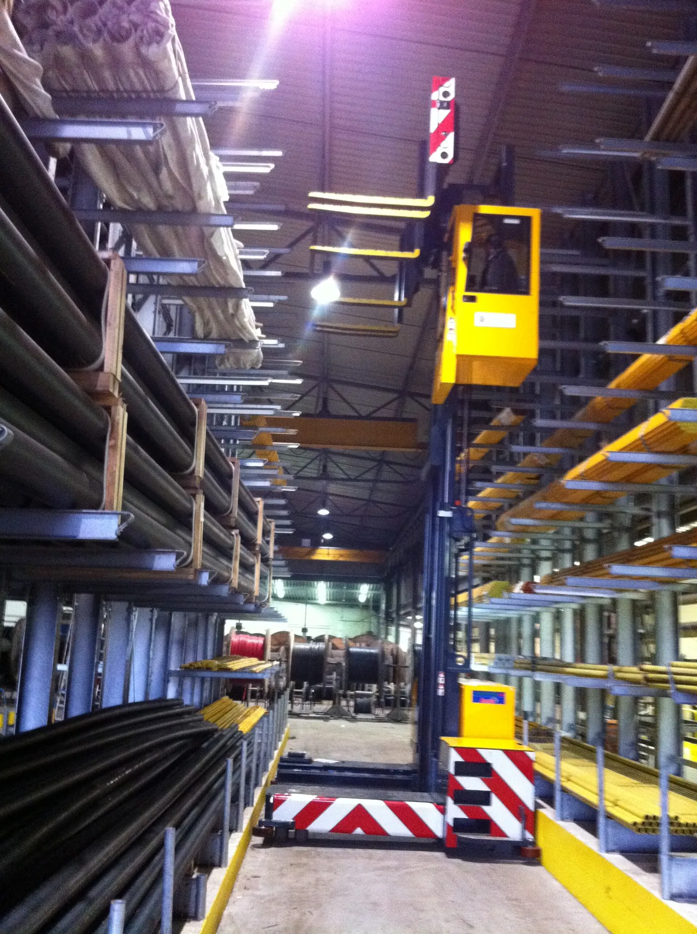 VNA Truck (Man-Up and Man-Down)